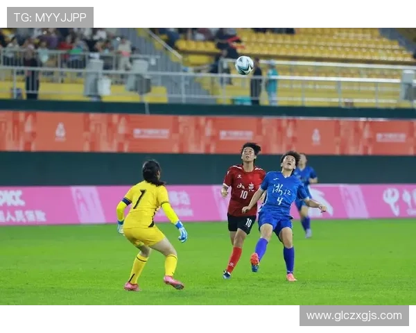 足球明星合照趣味玩法揭秘如何与偶像一起留住精彩瞬间