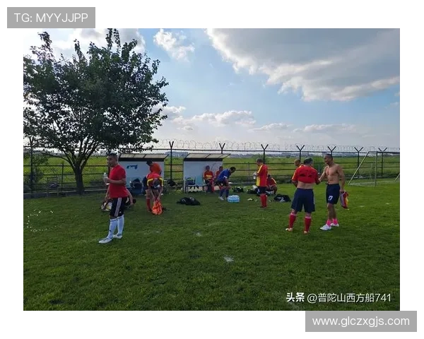 与足球明星亲密合影的难忘瞬间记录我的足球梦想与偶像的美好回忆